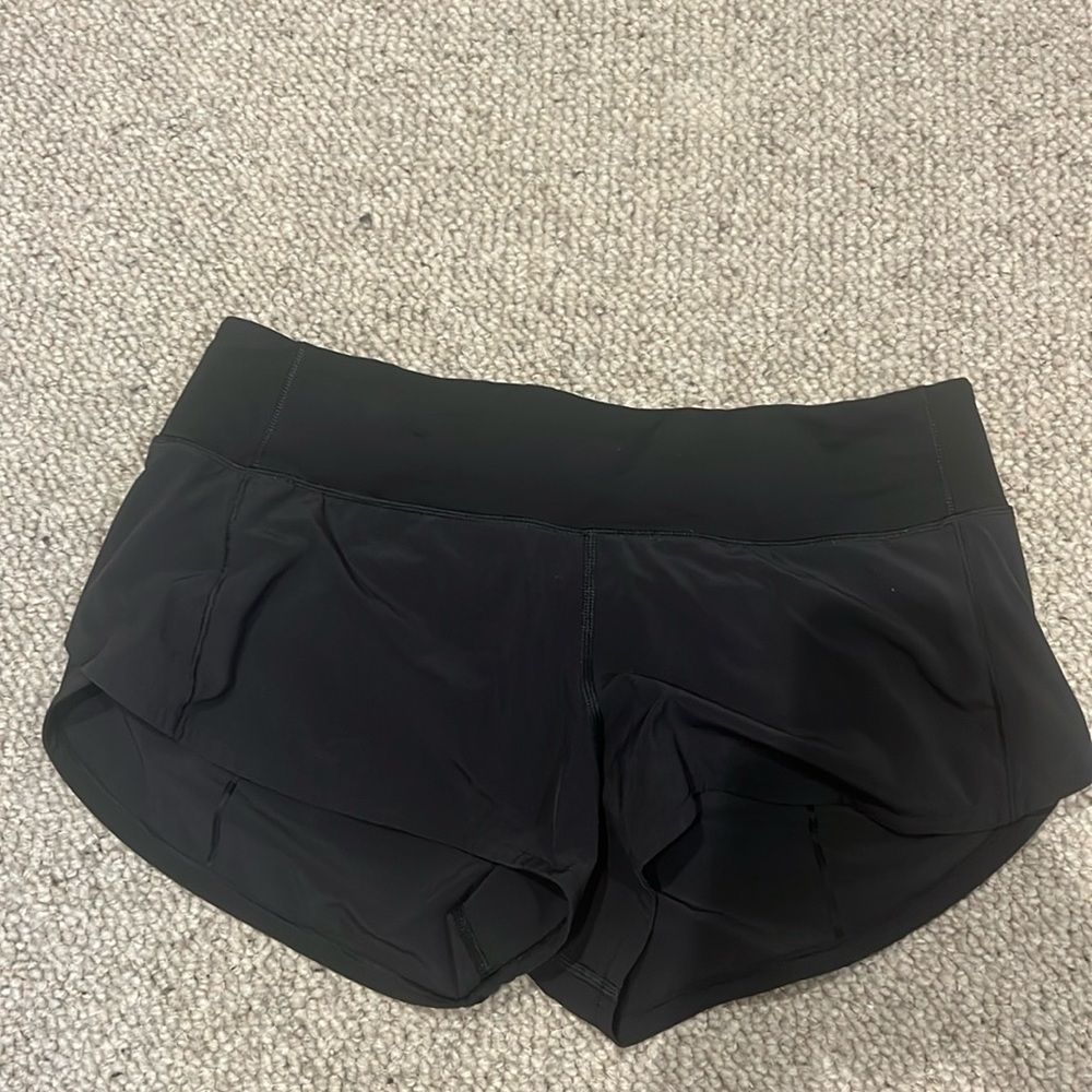 Size 6 lululemon shorts